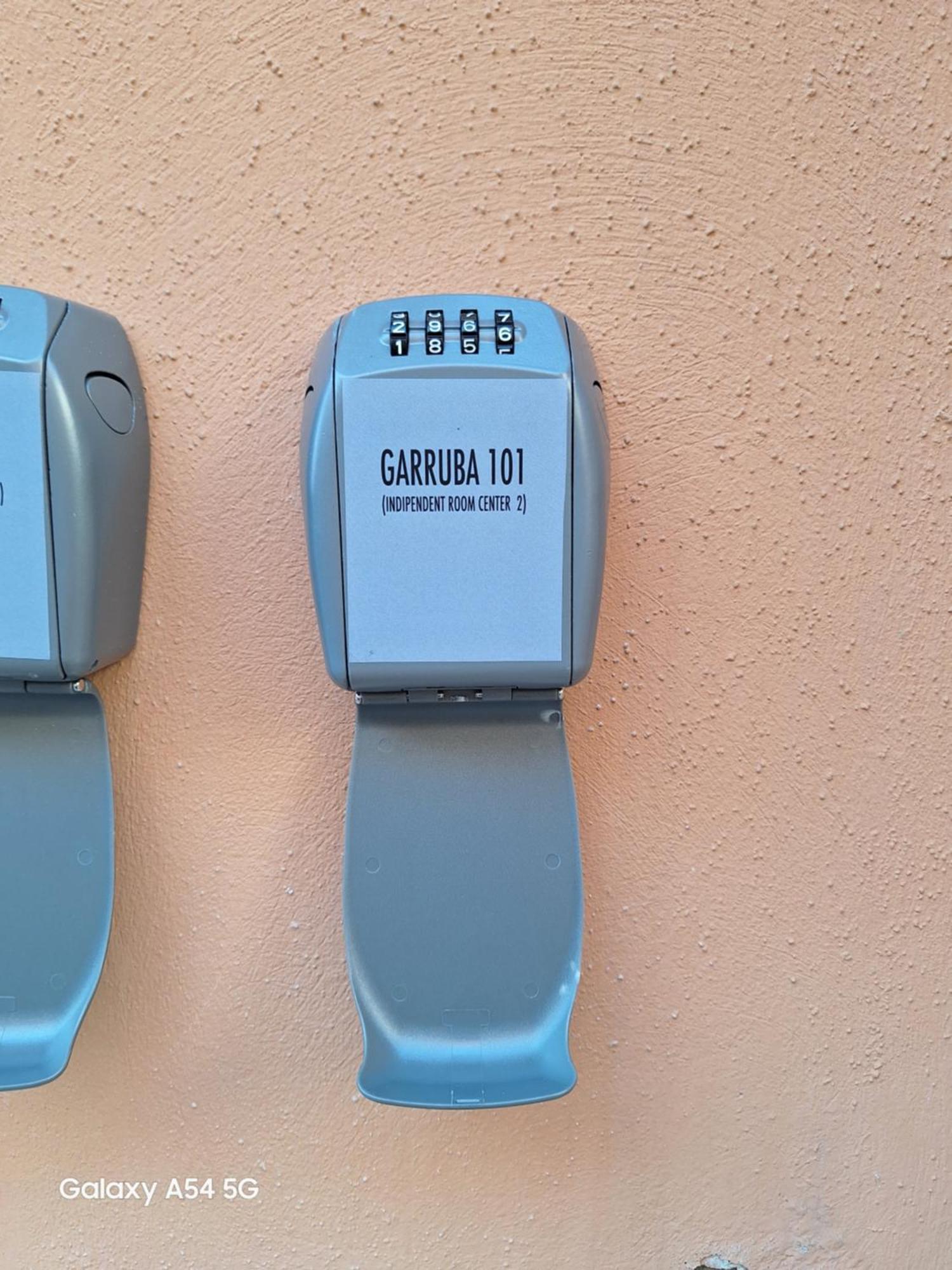 Garruba 101 Hotell Bari Exteriör bild