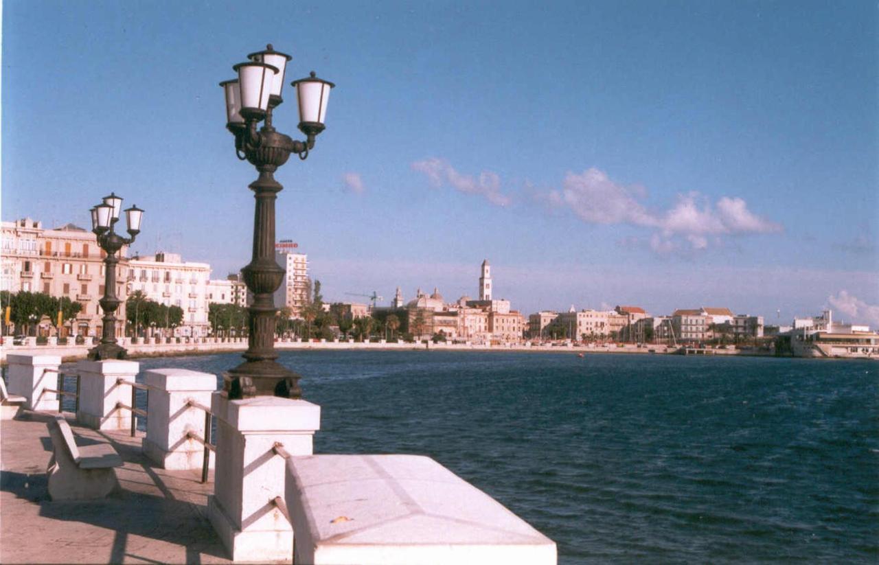 Garruba 101 Hotell Bari Exteriör bild